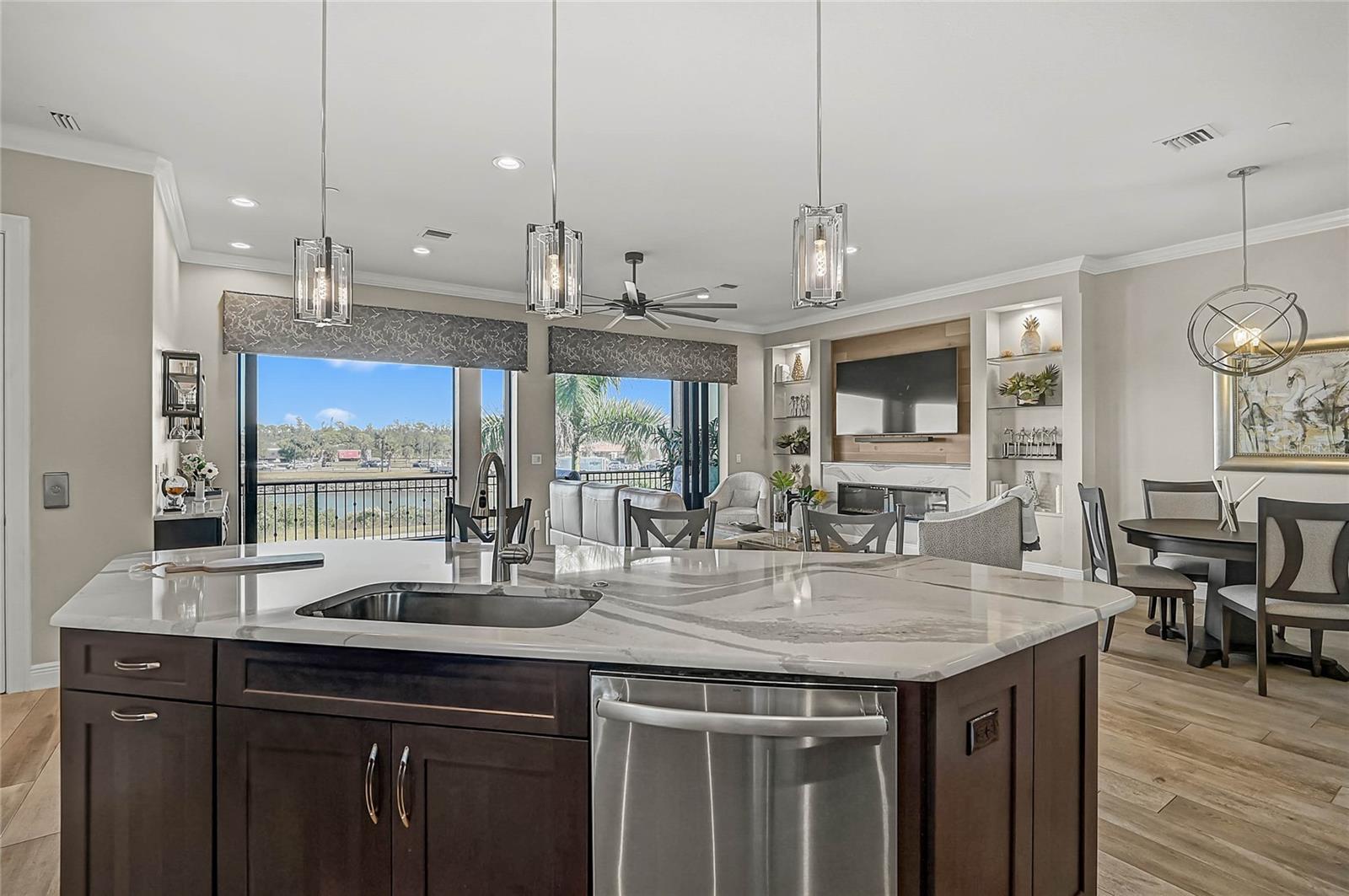 Image 27 of 85 For 205 Venice Avenue