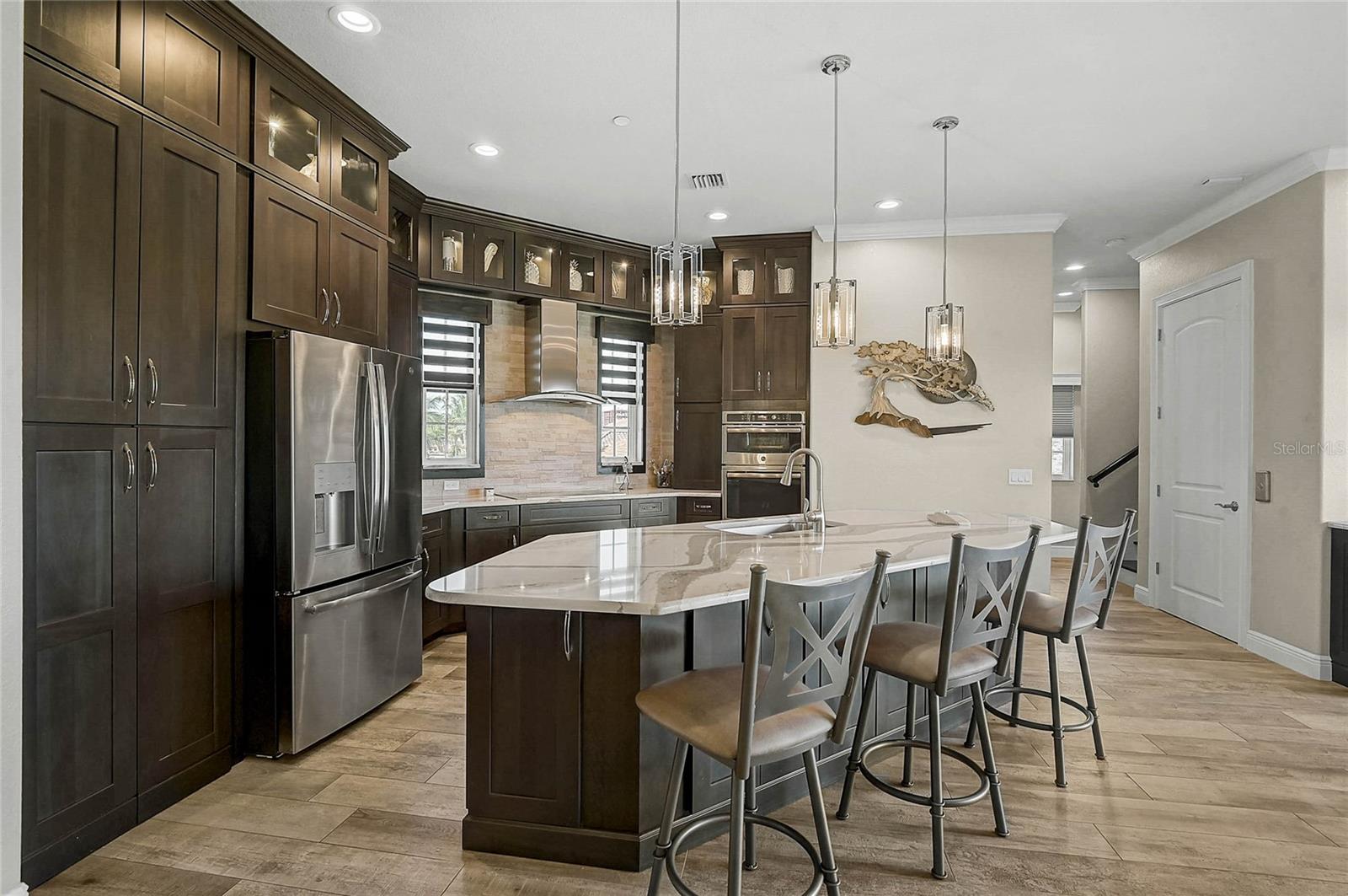 Image 28 of 85 For 205 Venice Avenue