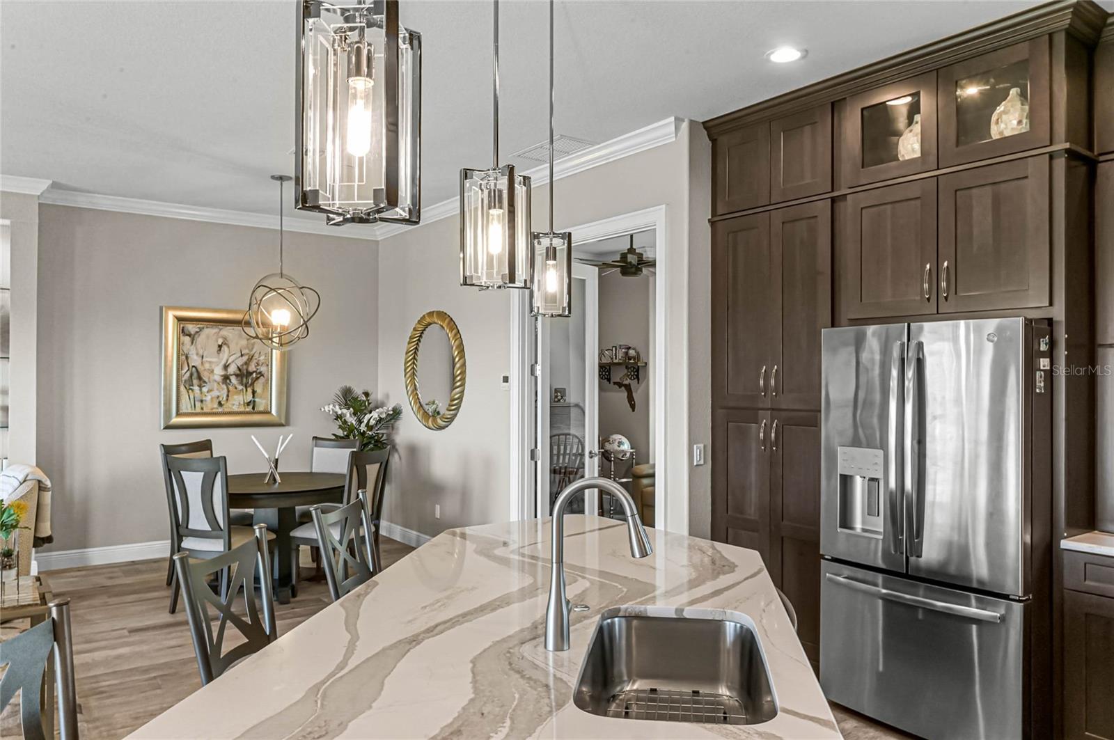 Image 31 of 85 For 205 Venice Avenue