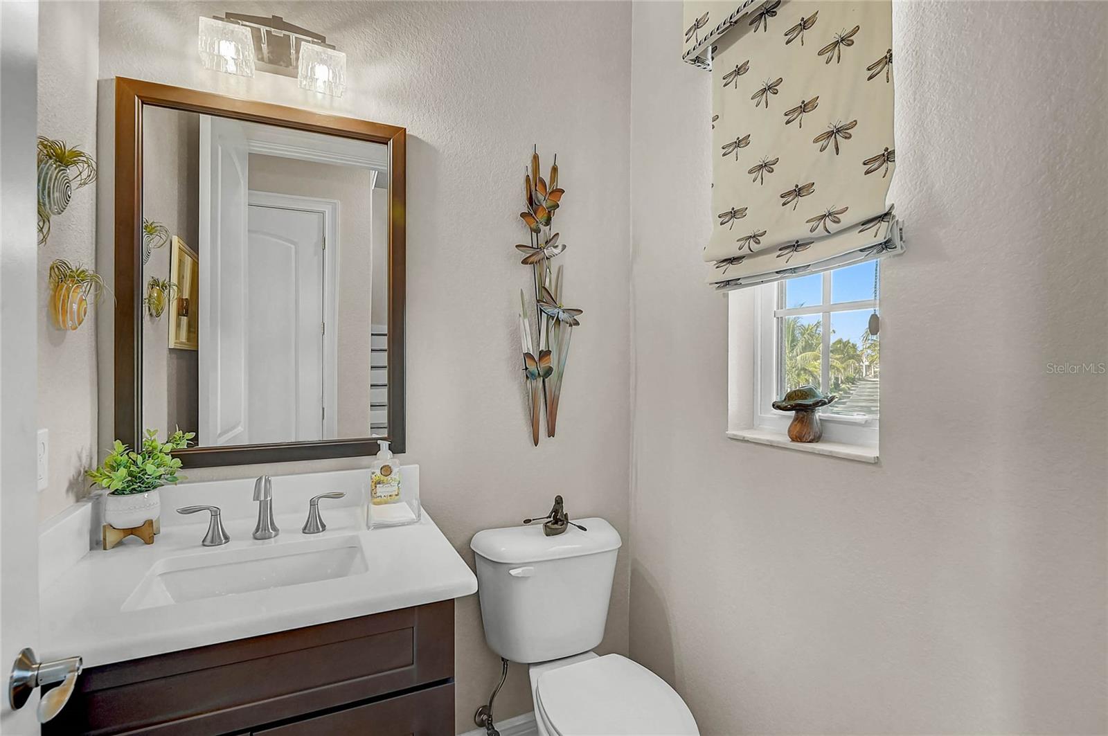 Image 35 of 85 For 205 Venice Avenue