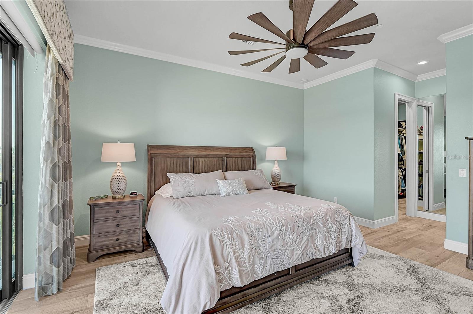 Image 39 of 85 For 205 Venice Avenue