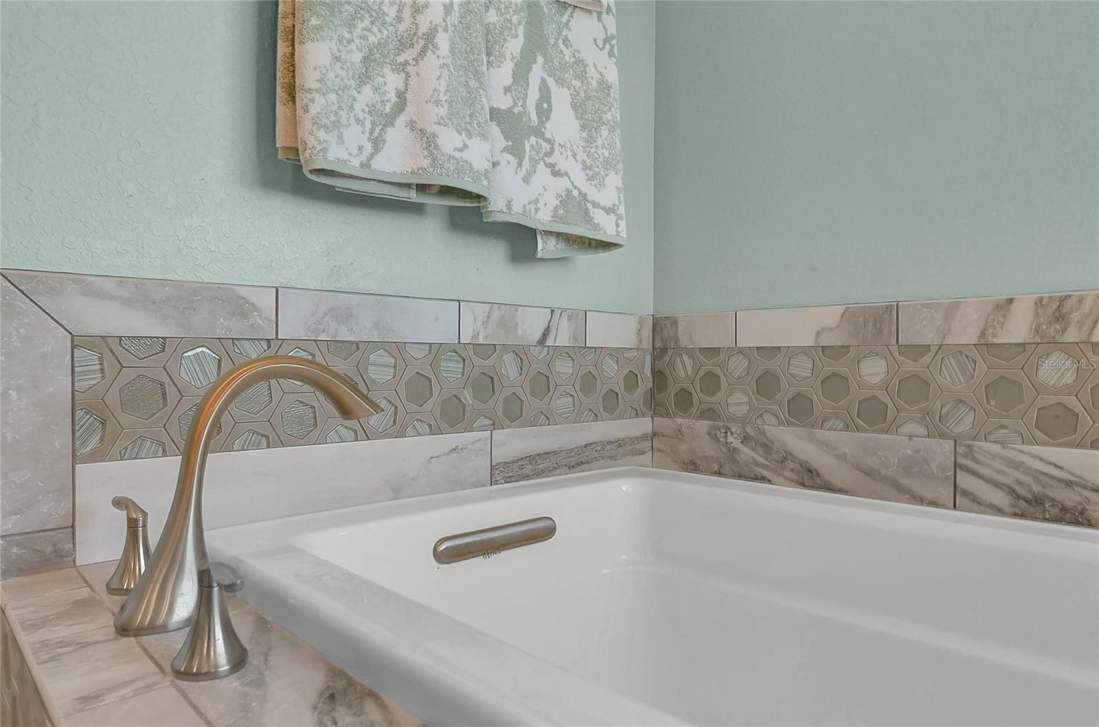 Image 44 of 85 For 205 Venice Avenue