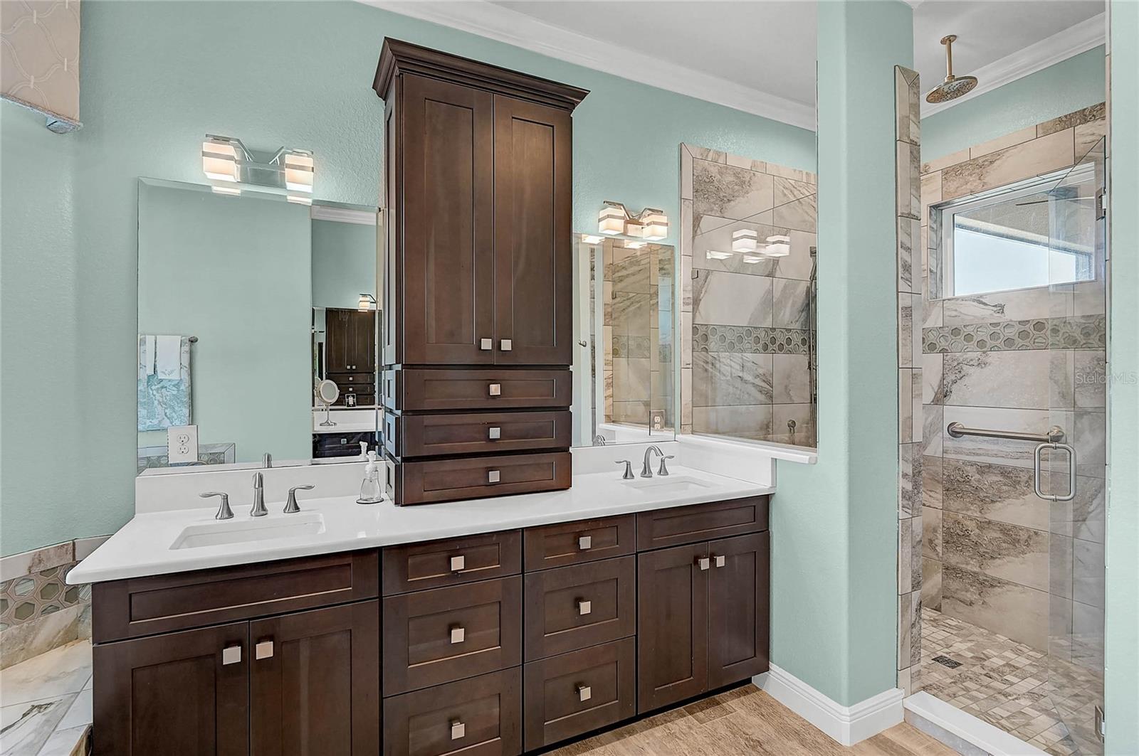 Image 45 of 85 For 205 Venice Avenue