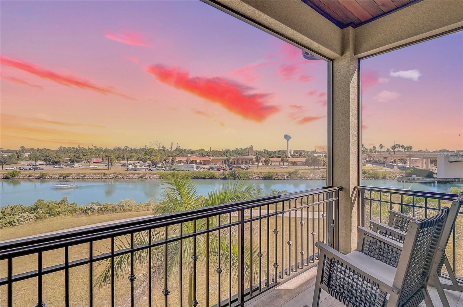 Image 48 of 85 For 205 Venice Avenue