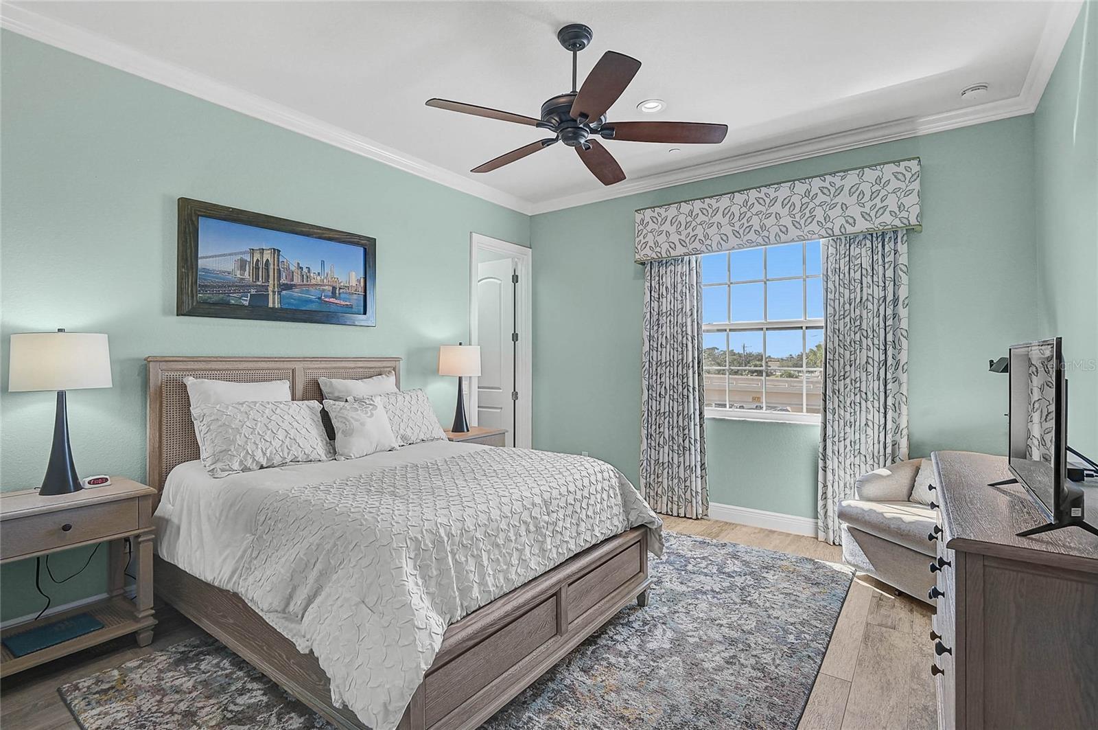 Image 52 of 85 For 205 Venice Avenue