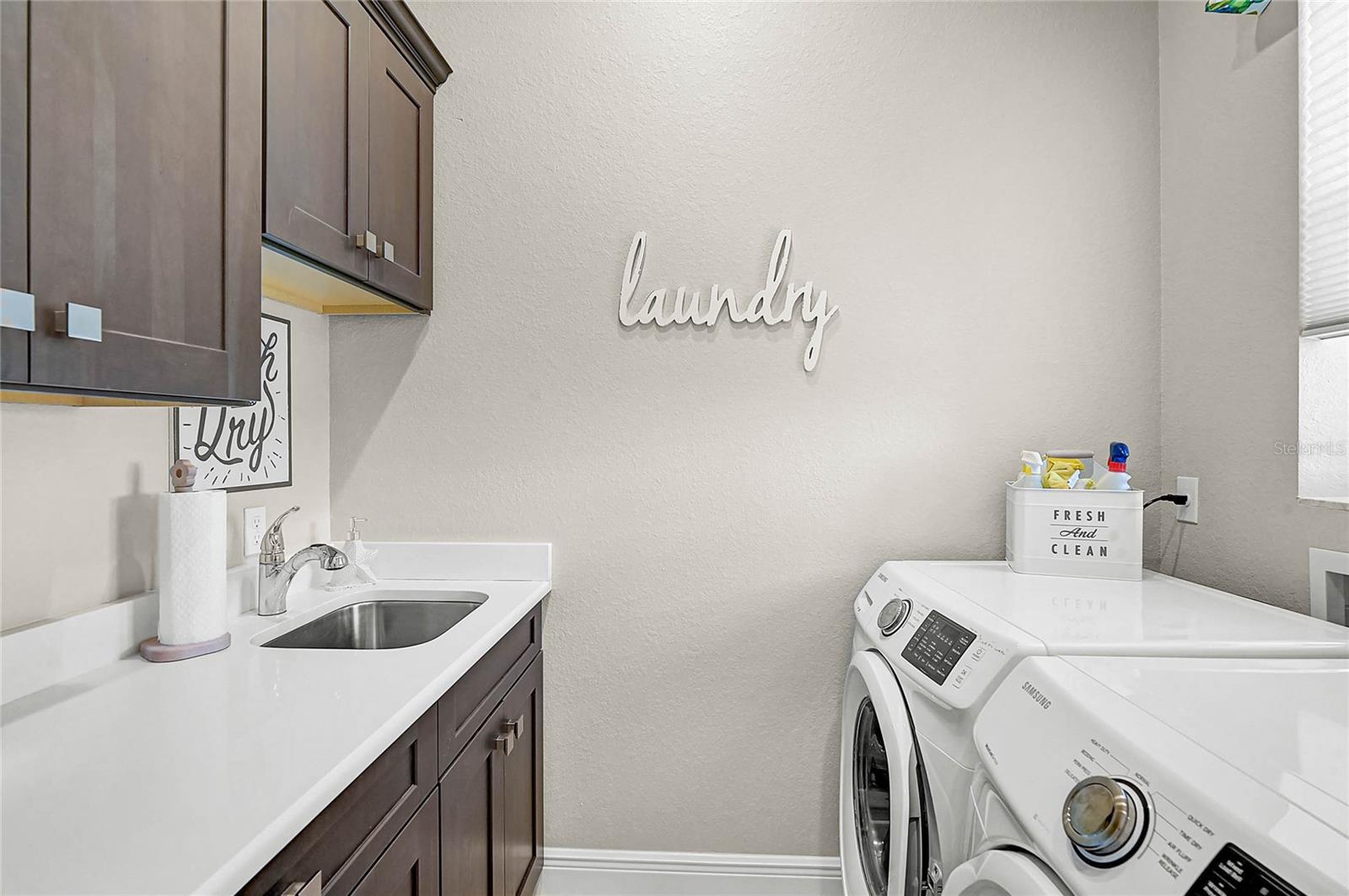 Image 59 of 85 For 205 Venice Avenue