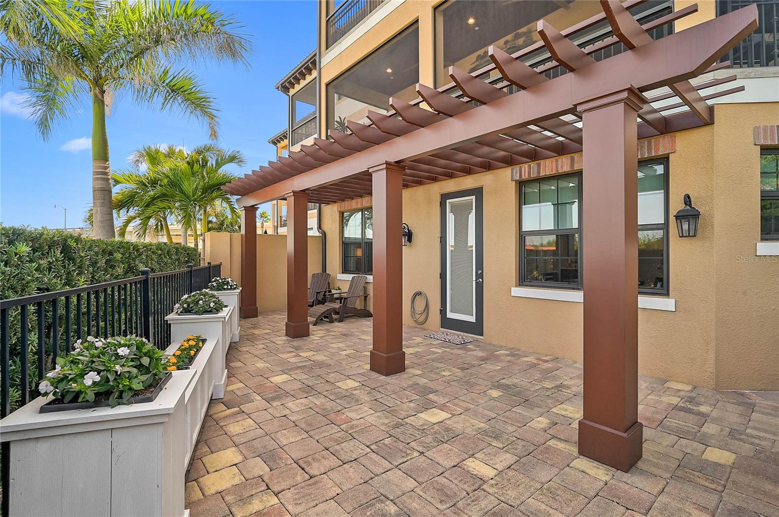 Image 62 of 85 For 205 Venice Avenue