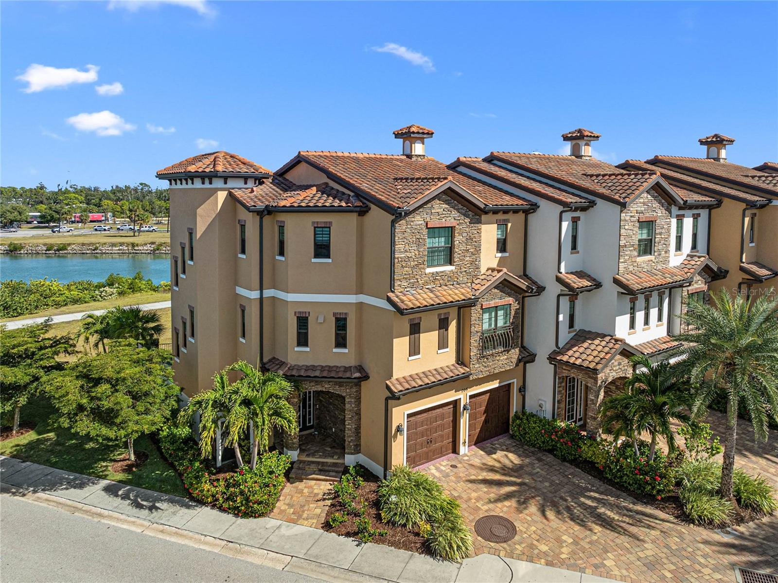 Image 73 of 85 For 205 Venice Avenue