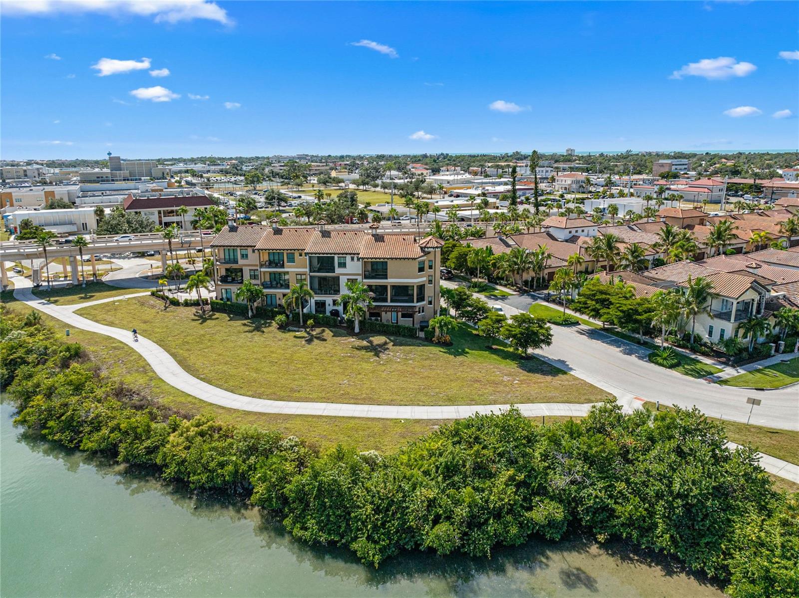 Image 82 of 85 For 205 Venice Avenue