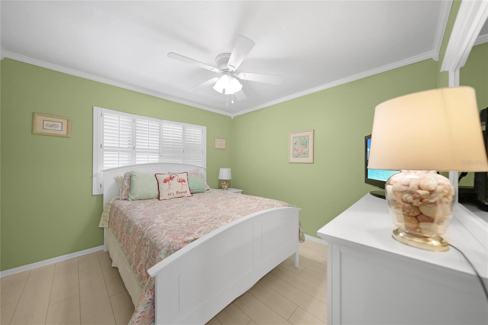 Image 13 of 50 For 1636 Stickney Point Road 36-201