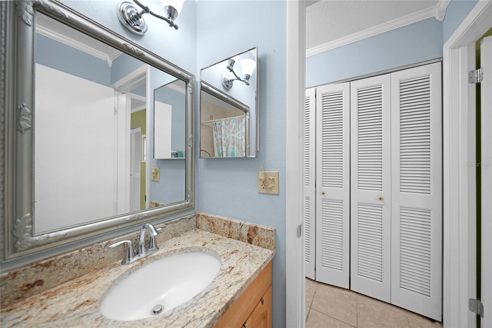 Image 16 of 50 For 1636 Stickney Point Road 36-201