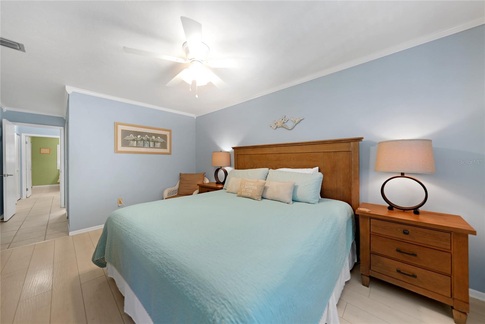 Image 19 of 50 For 1636 Stickney Point Road 36-201