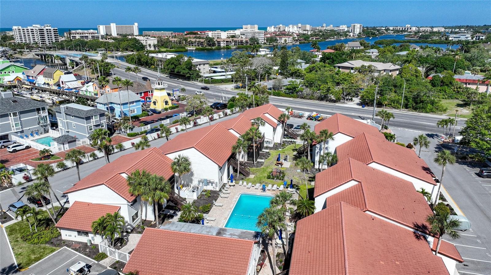 Image 28 of 50 For 1636 Stickney Point Road 36-201