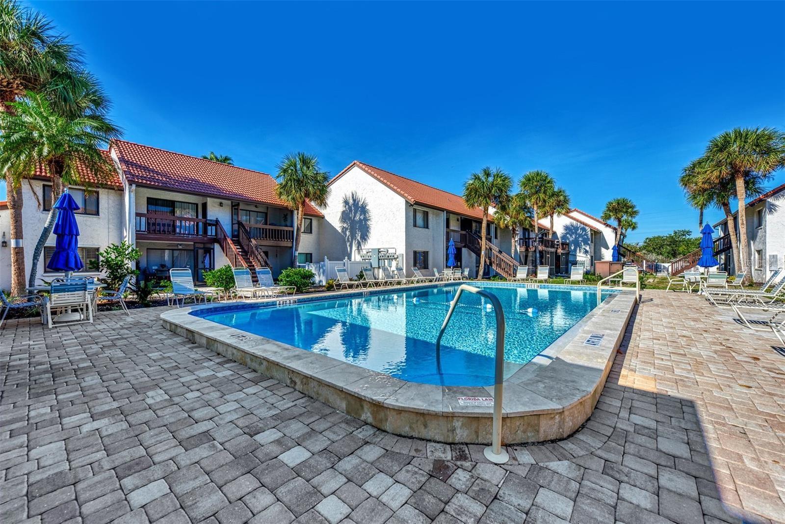 Image 34 of 50 For 1636 Stickney Point Road 36-201