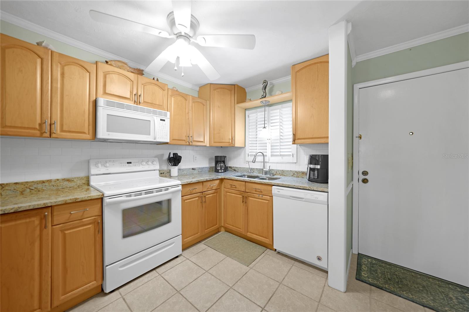 Image 5 of 50 For 1636 Stickney Point Road 36-201