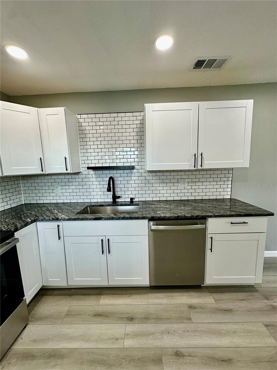 Image 6 of 30 For 460 Base Avenue 129