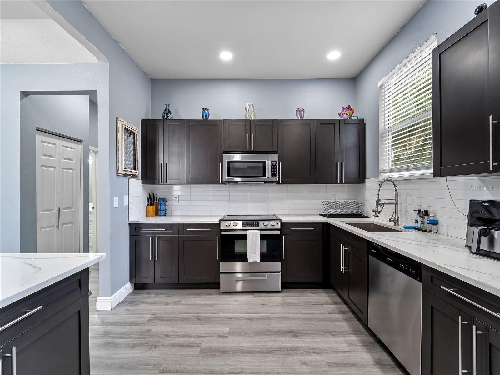 Image 11 of 32 For 3014 Tampa Street