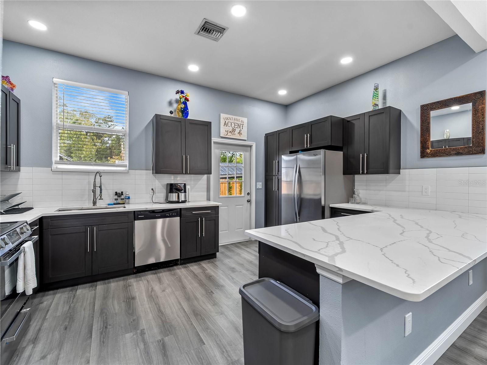 Image 9 of 32 For 3014 Tampa Street