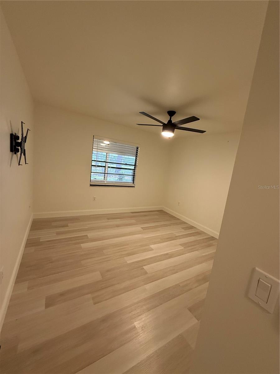 Image 12 of 21 For 1211 Capri Isles Boulevard 6