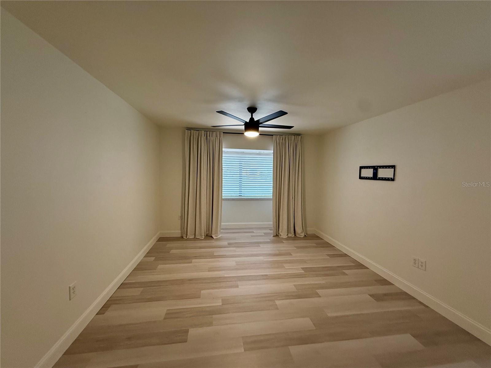 Image 15 of 21 For 1211 Capri Isles Boulevard 6