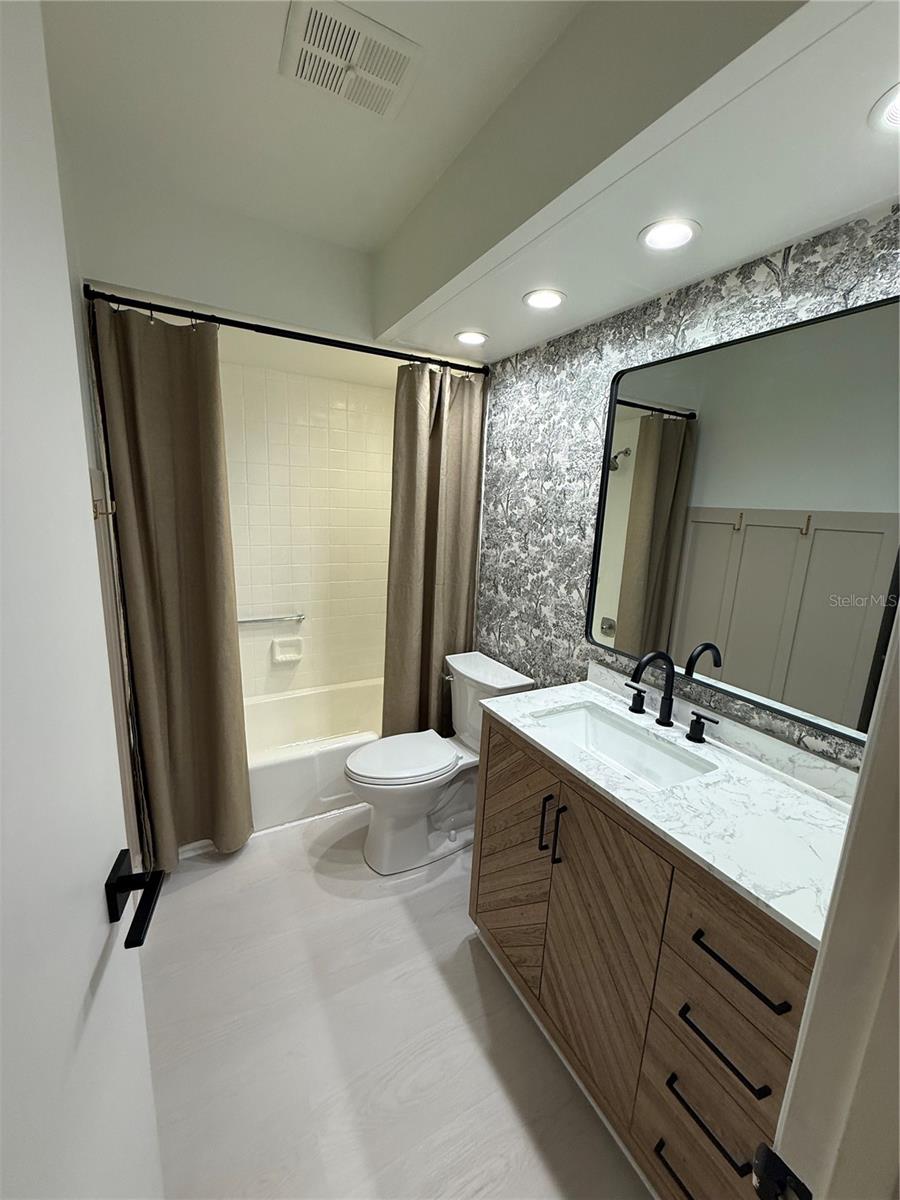 Image 17 of 21 For 1211 Capri Isles Boulevard 6