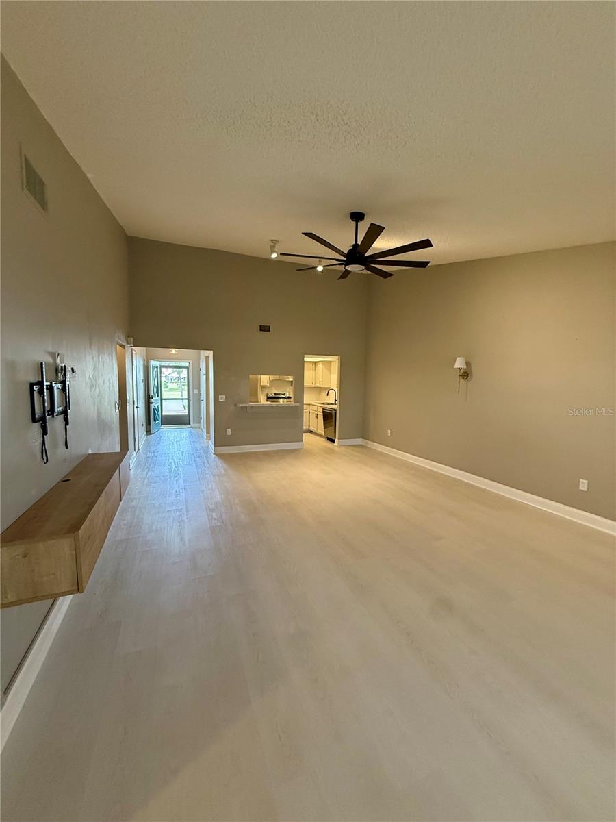 Image 9 of 21 For 1211 Capri Isles Boulevard 6