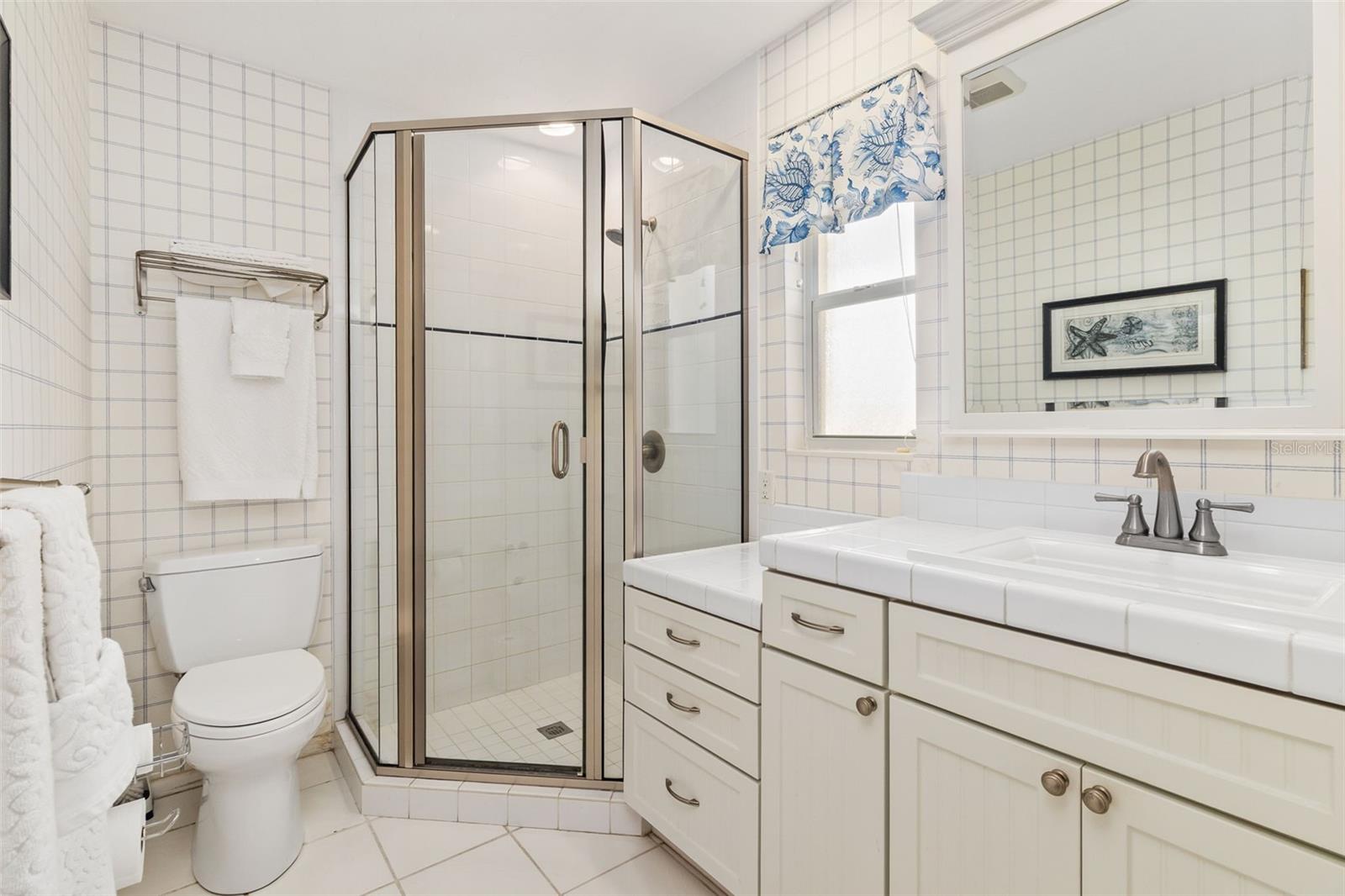 Image 18 of 74 For 440 Darling Drive