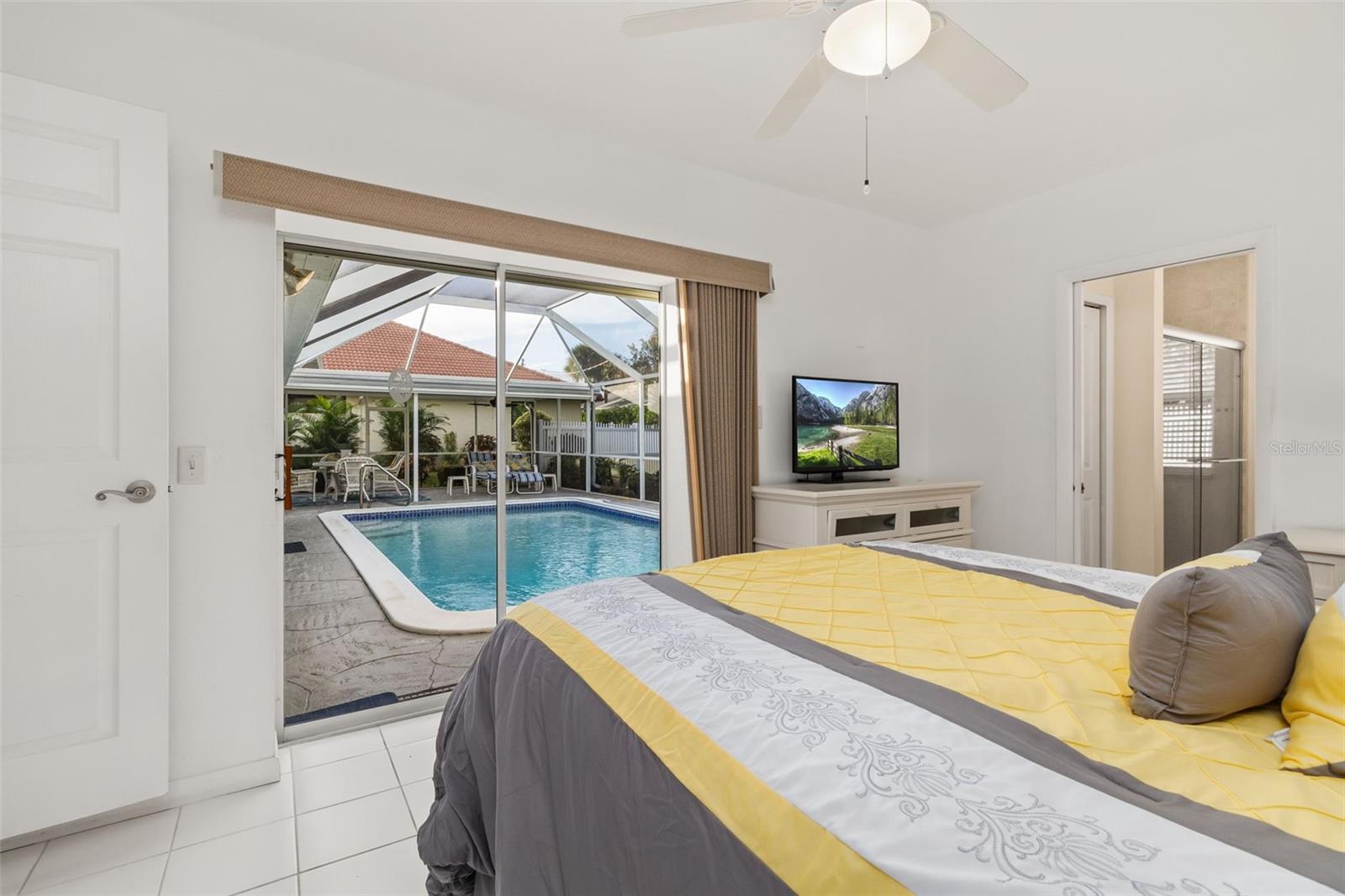 Image 24 of 74 For 440 Darling Drive