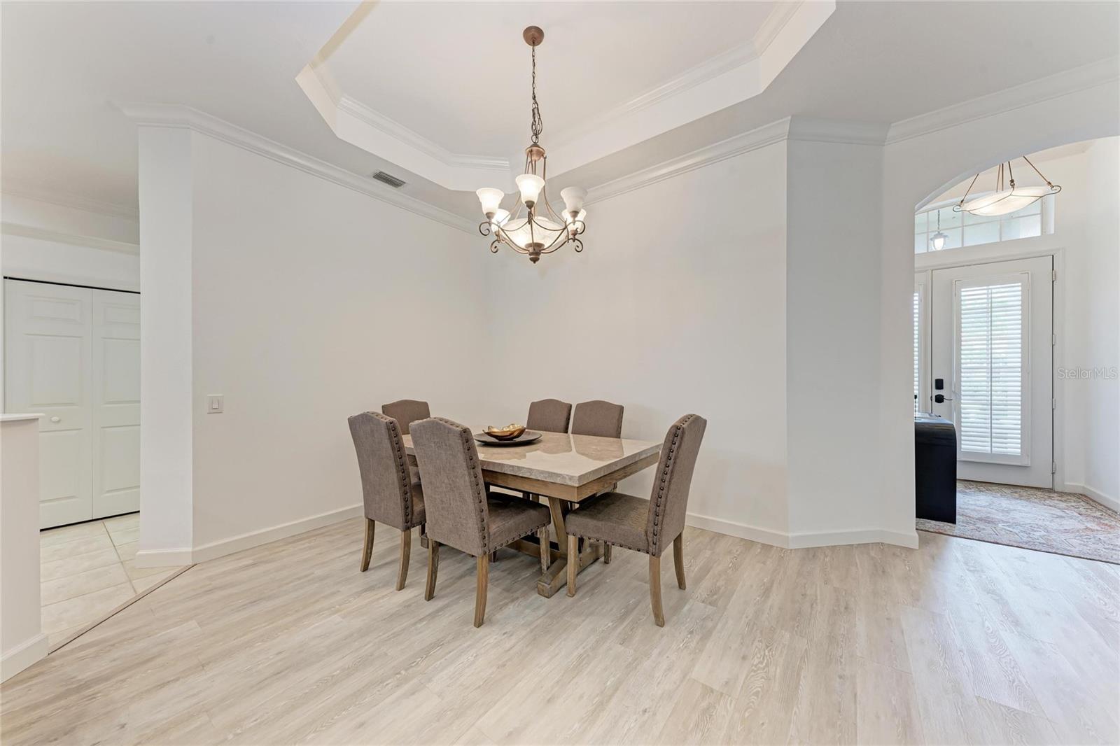 Image 17 of 41 For 7128 Rue De Palisades  22