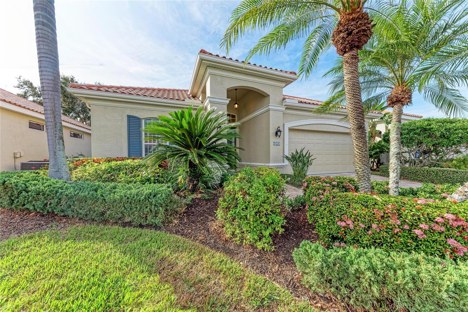 Image 2 of 41 For 7128 Rue De Palisades  22