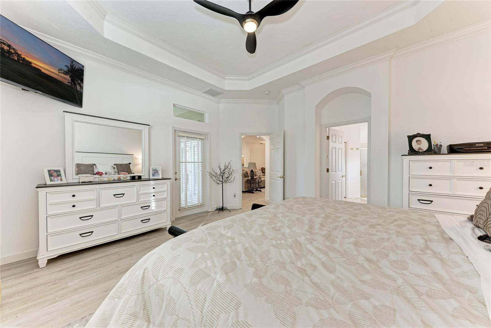 Image 21 of 41 For 7128 Rue De Palisades  22