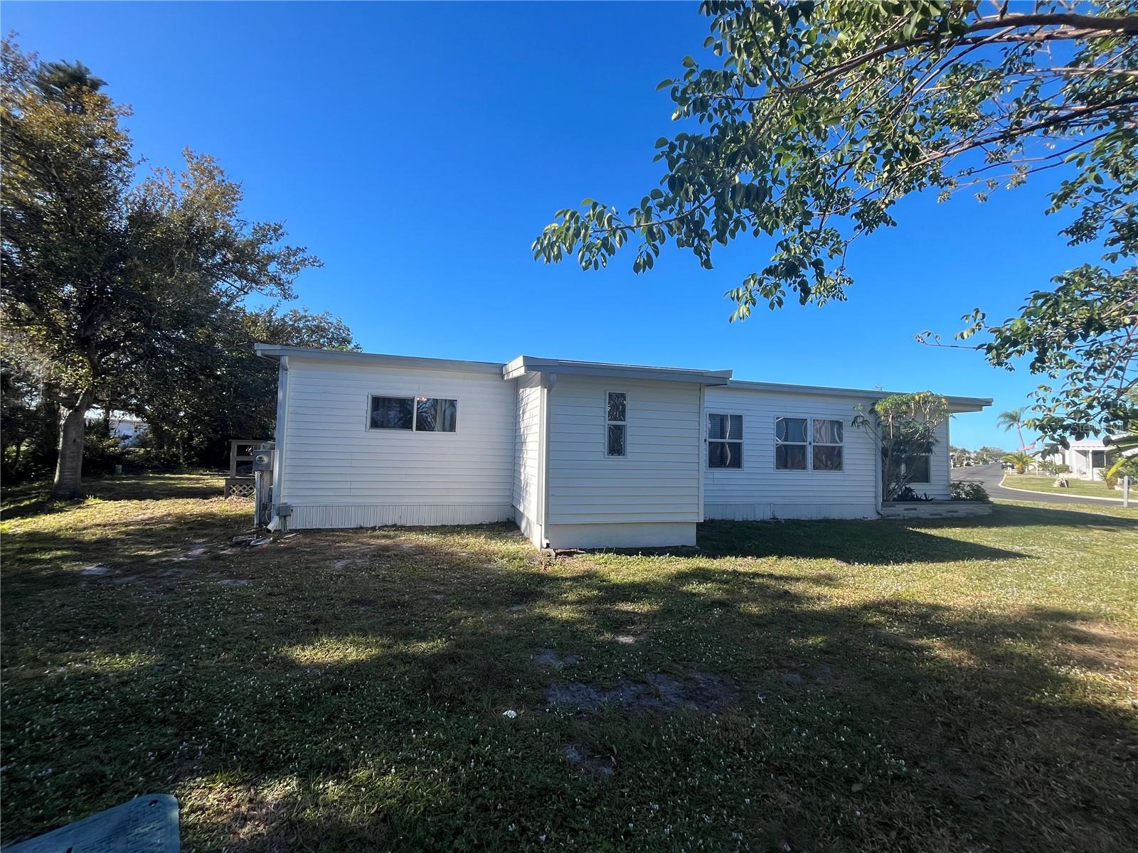 Image 7 of 40 For 641 Cervina Drive