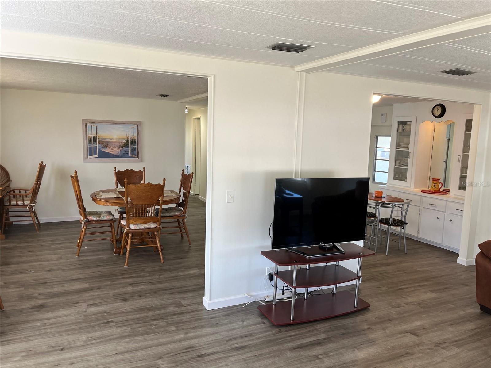 Image 16 of 43 For 824 Cervina Drive