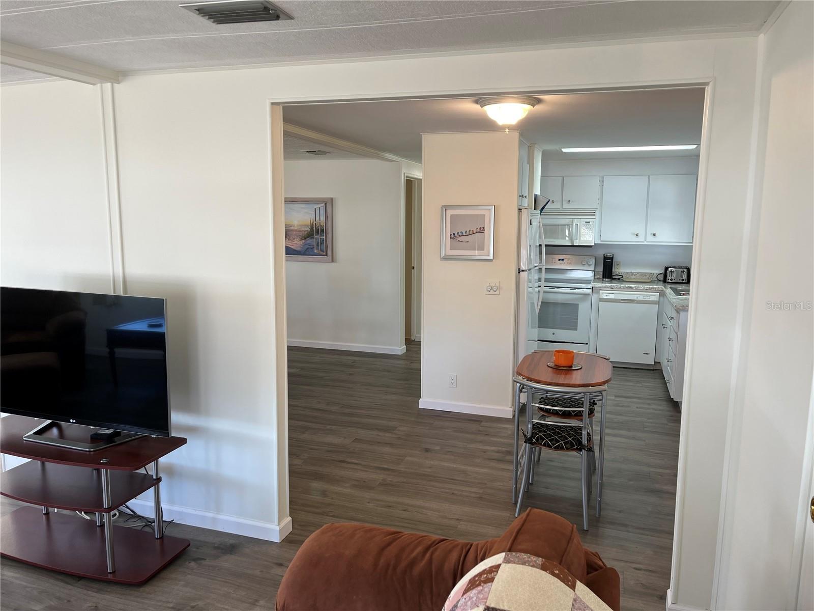 Image 19 of 43 For 824 Cervina Drive