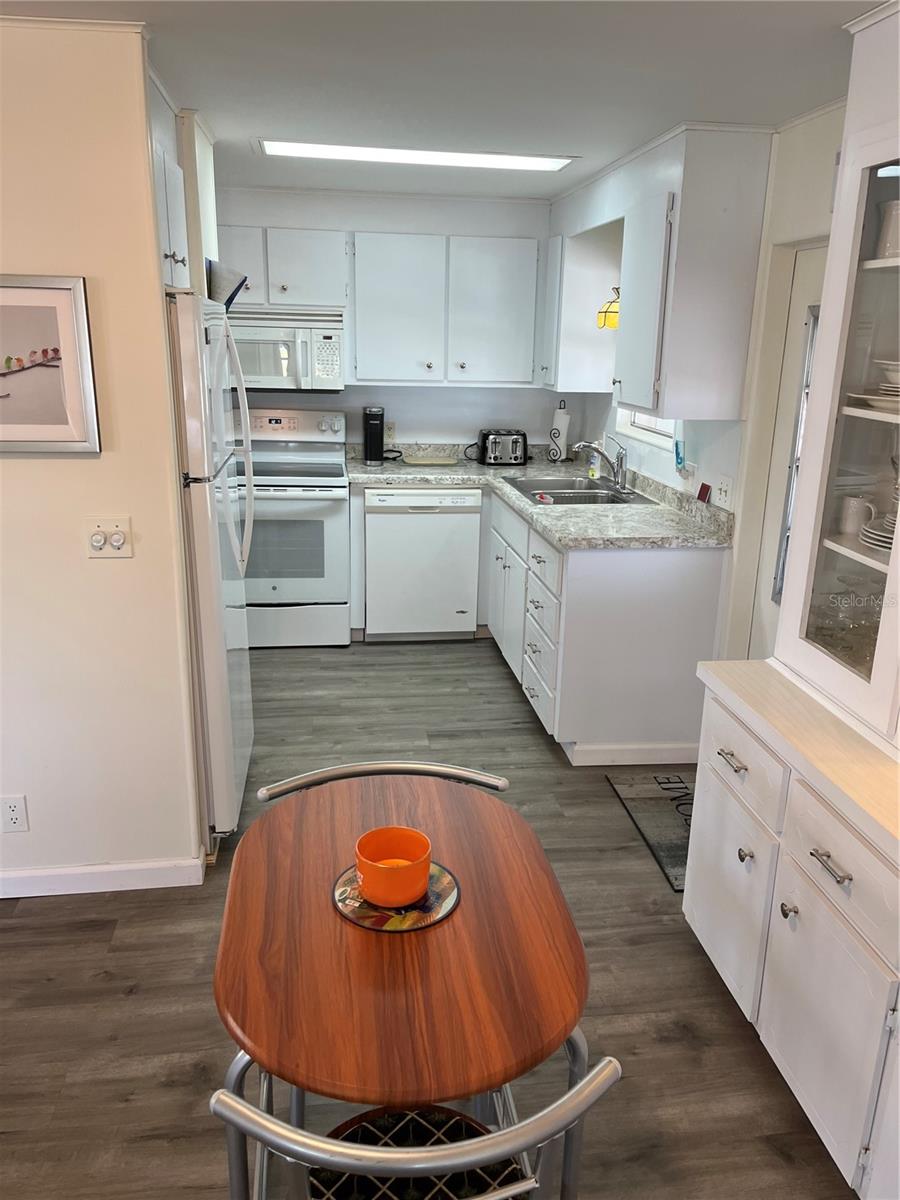 Image 21 of 43 For 824 Cervina Drive