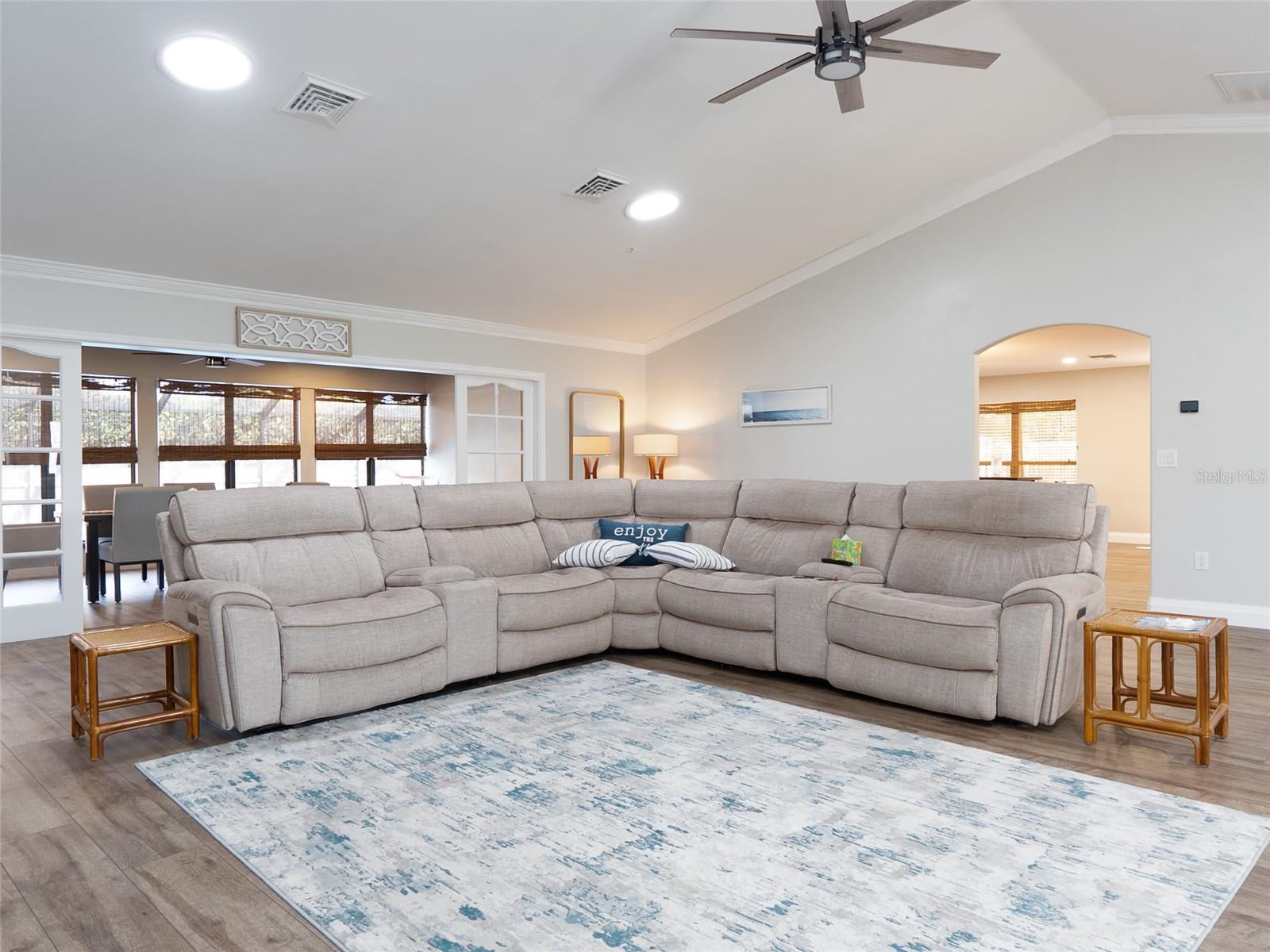 Image 12 of 62 For 1324 De Prie Road