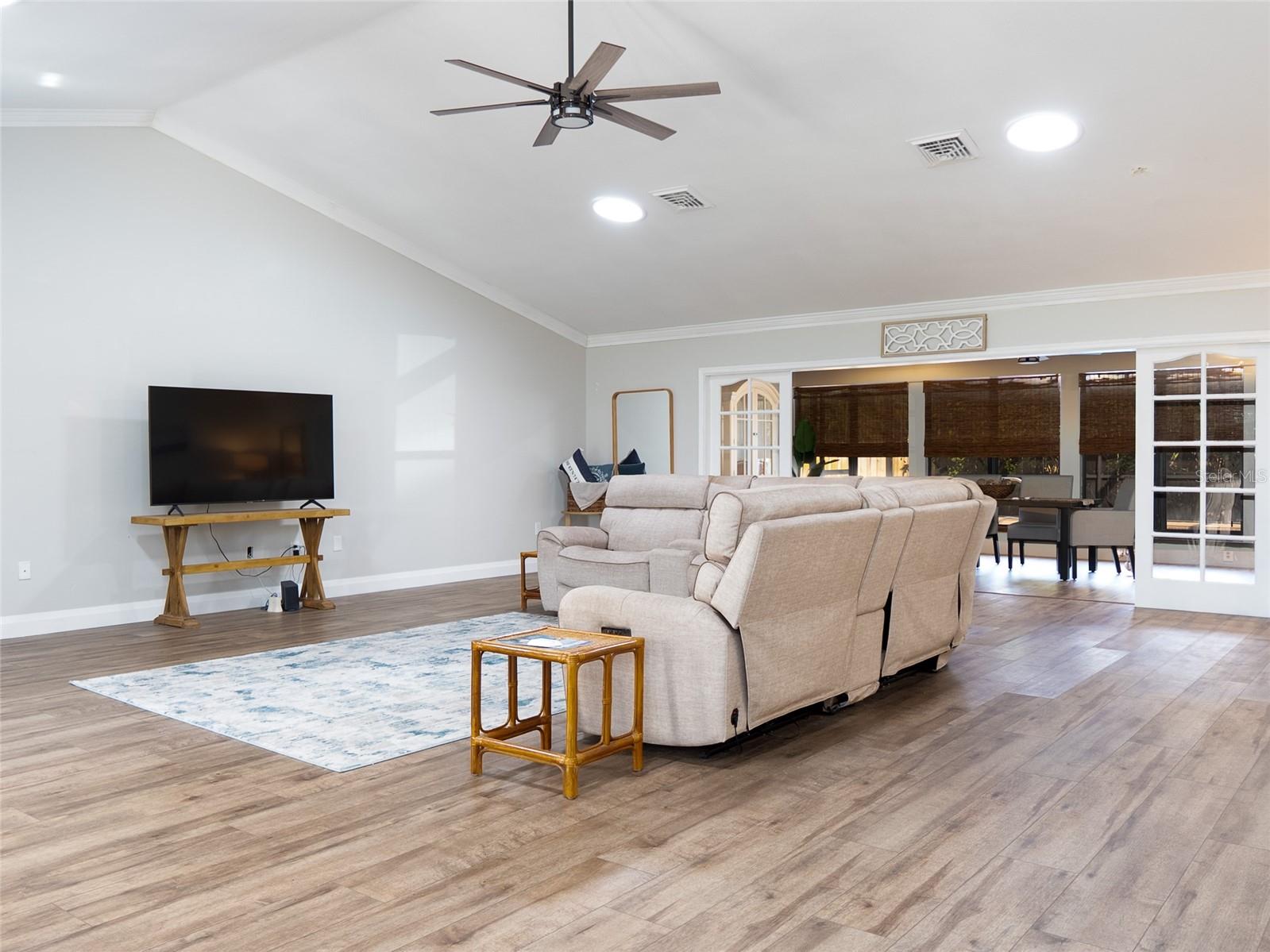 Image 7 of 62 For 1324 De Prie Road