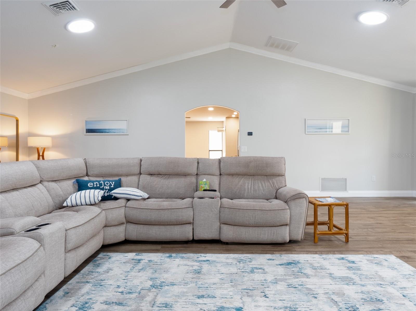 Image 9 of 62 For 1324 De Prie Road