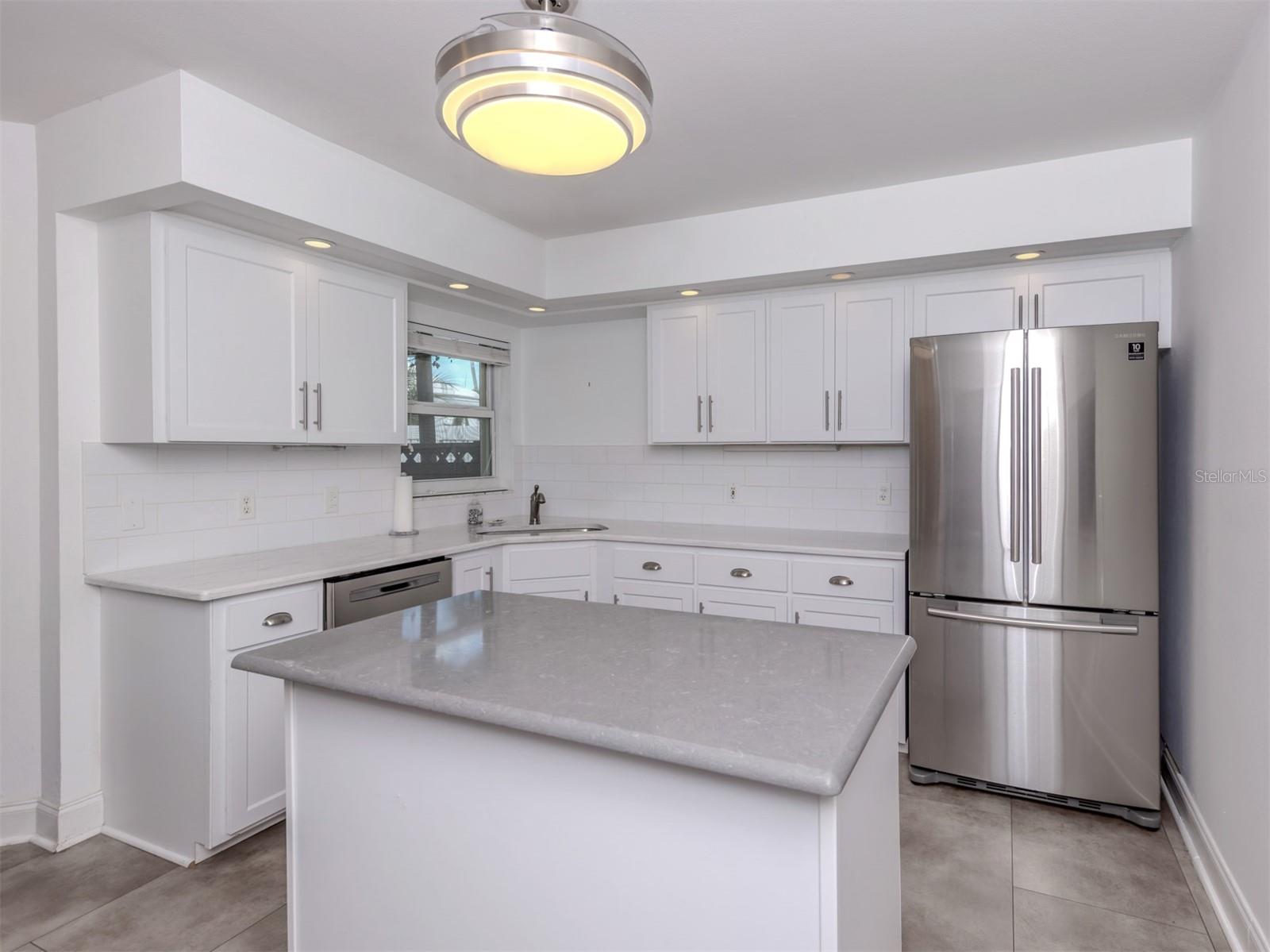 Image 15 of 77 For 761 Harrington Lake Drive N 61