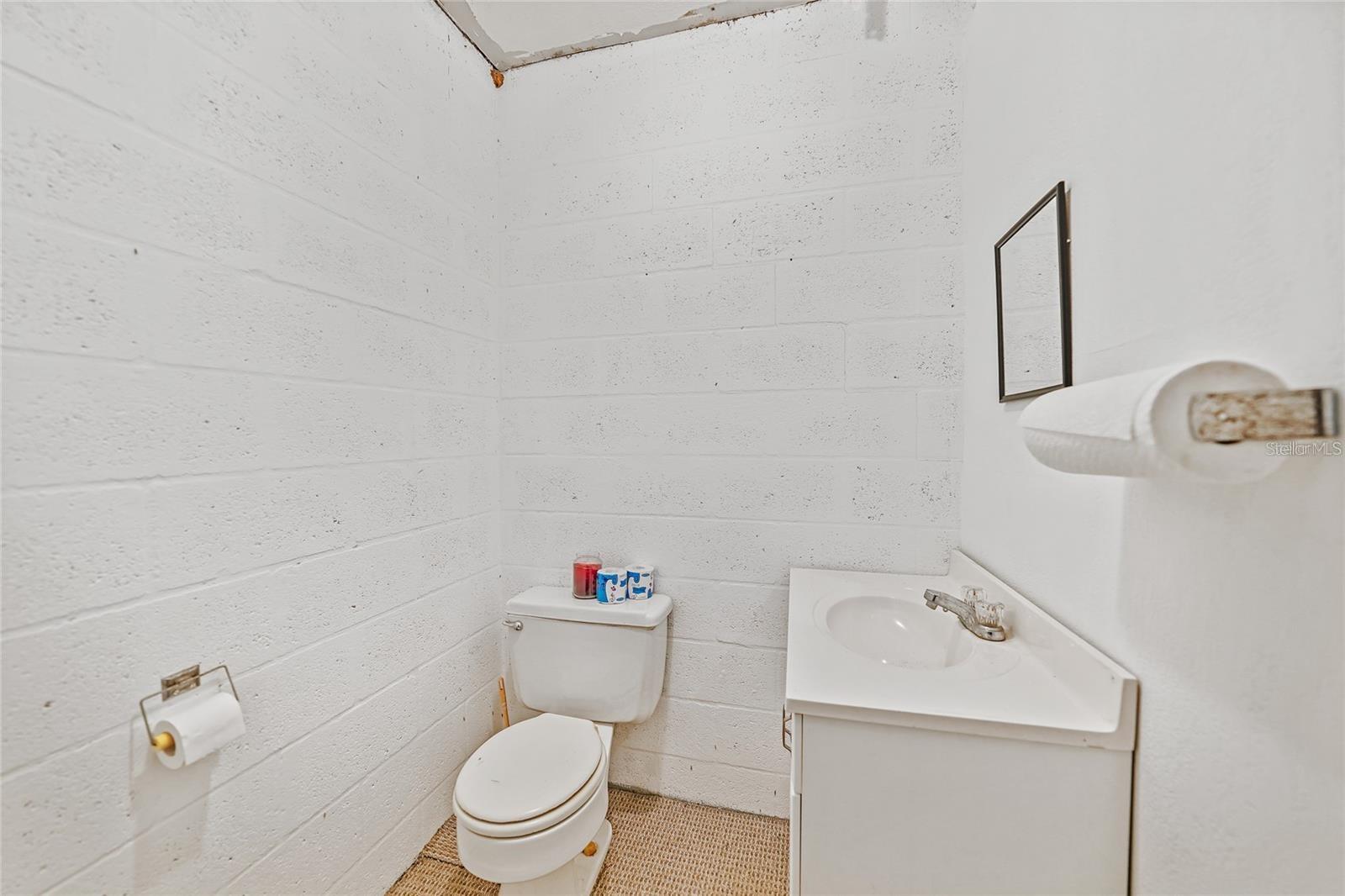 Image 41 of 55 For 3740 Hidden Valley Circle