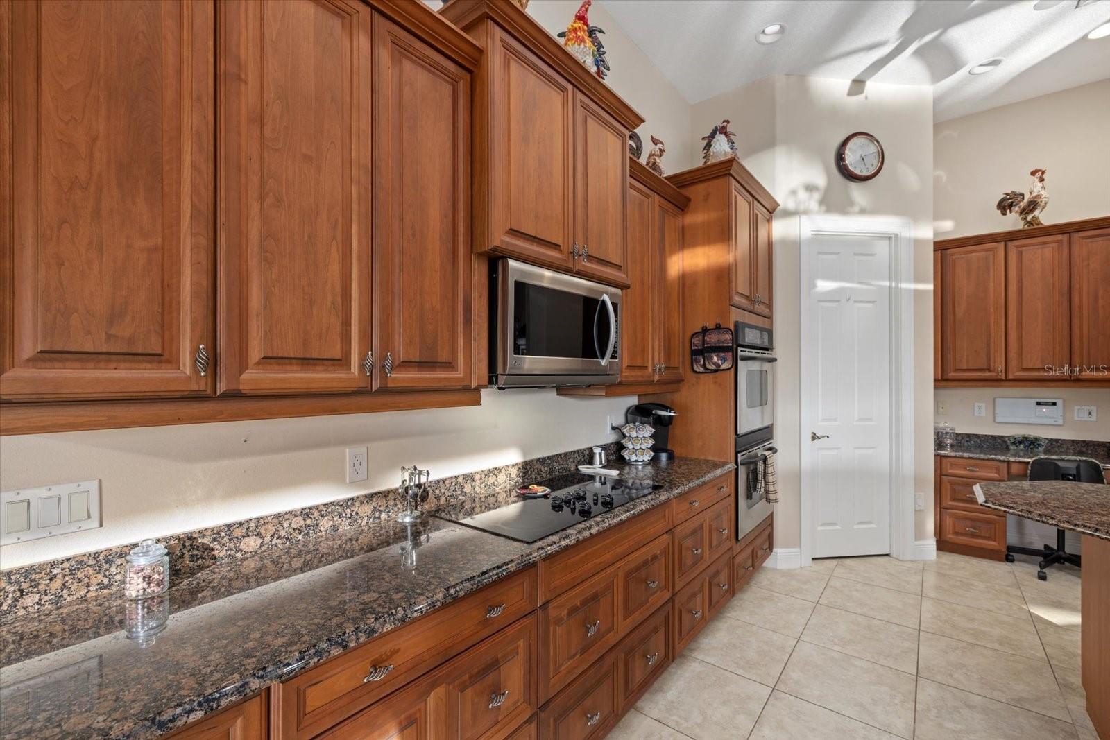 Image 20 of 65 For 457 Sherbrooke Court