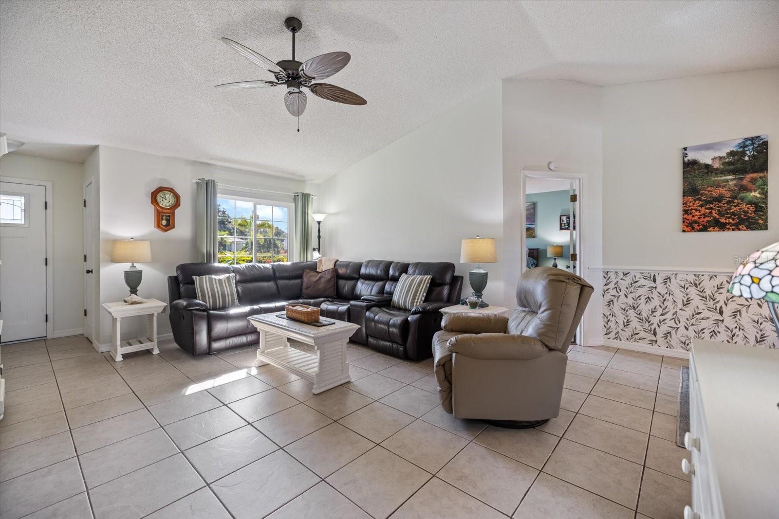 Image 10 of 50 For 615 Sugarwood Drive