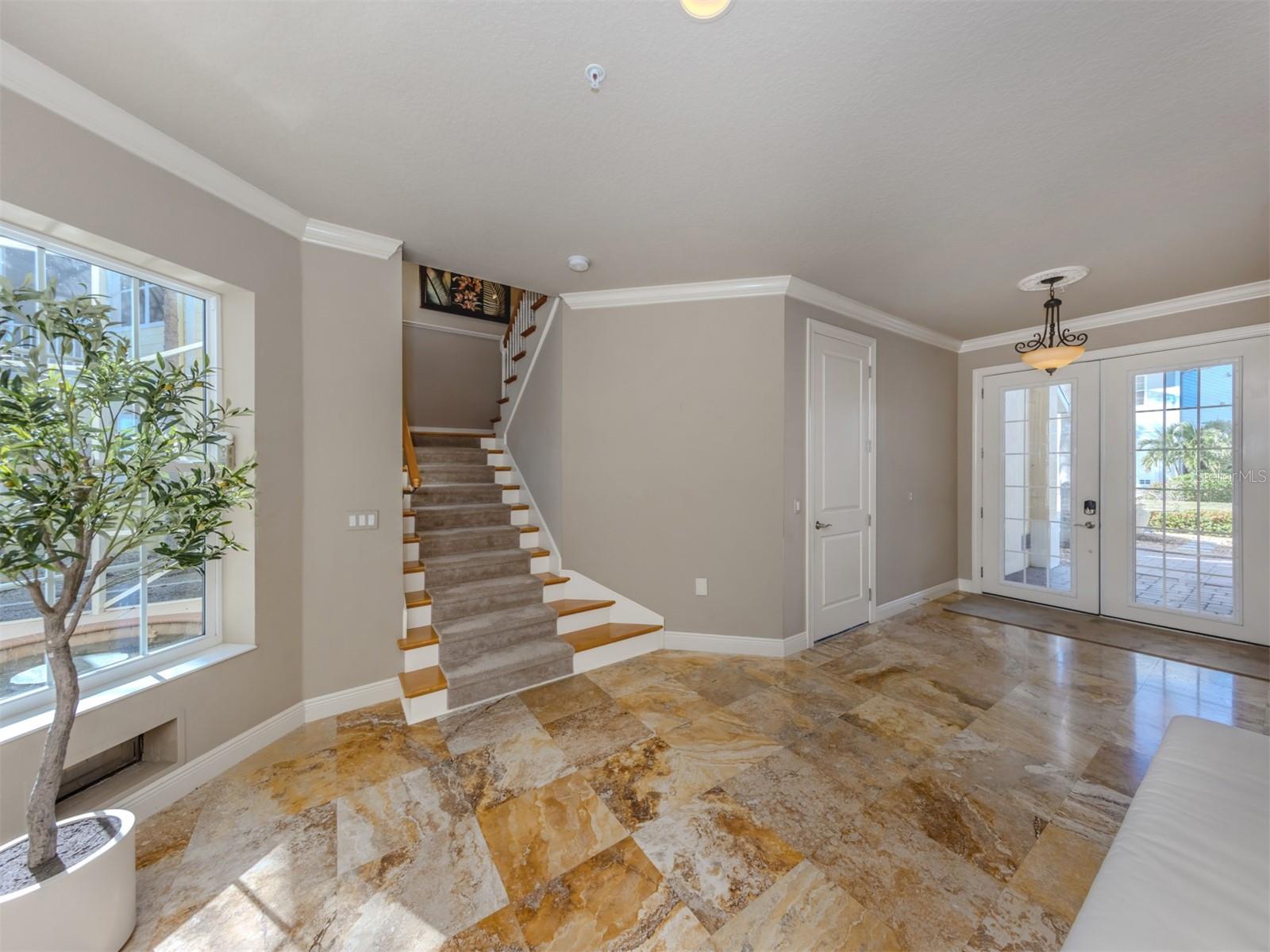 Image 11 of 94 For 737 Shakett Creek Drive