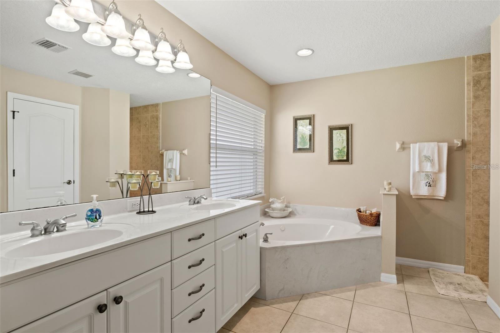 Image 17 of 42 For 830 Poinciana Road