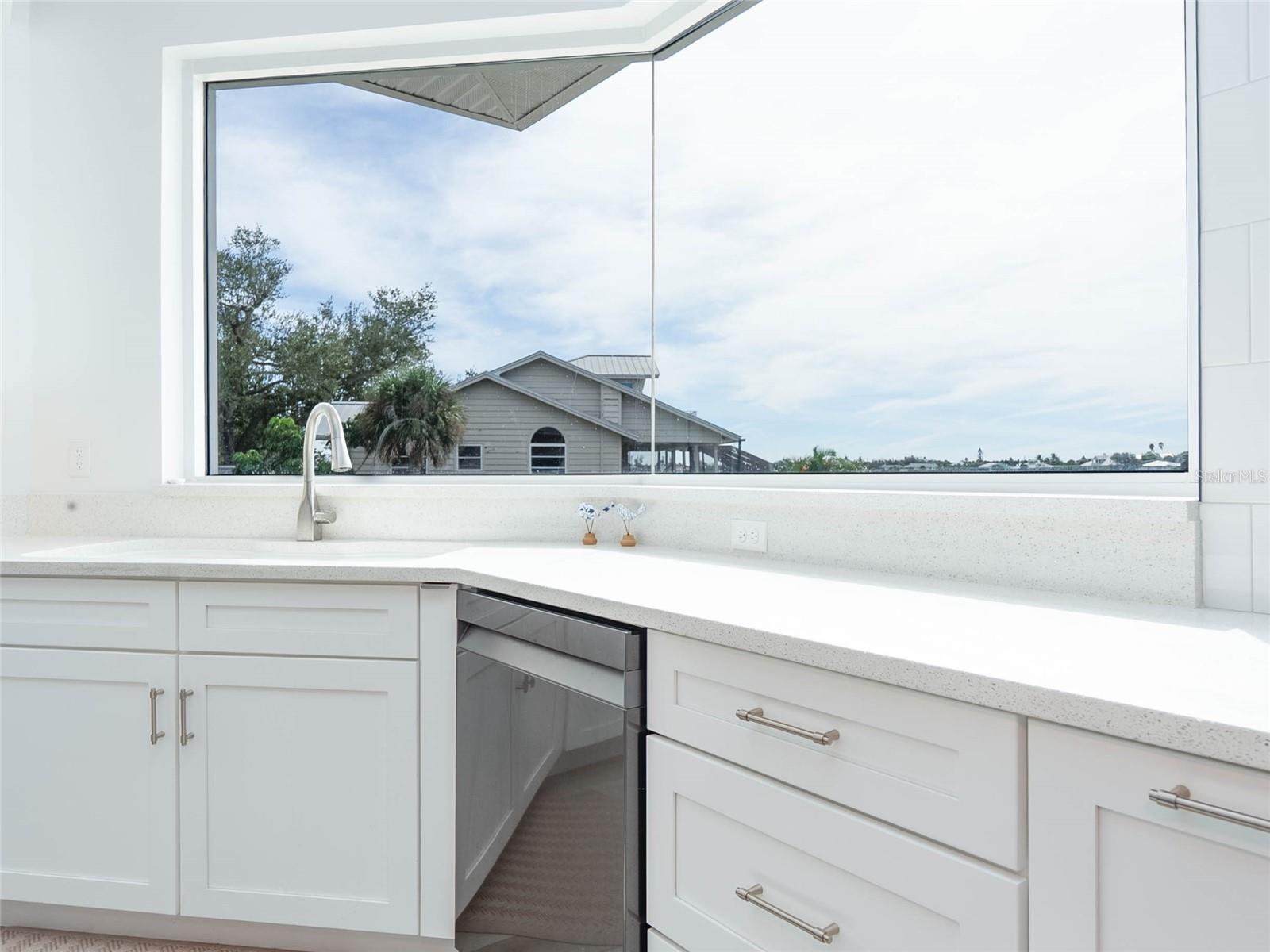 Image 15 of 89 For 1850 Keyway Road