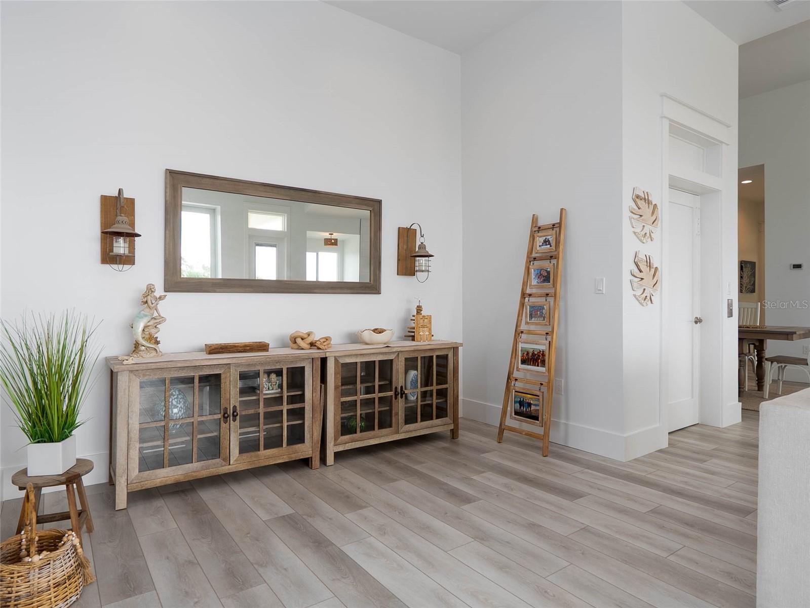 Image 28 of 89 For 1850 Keyway Road