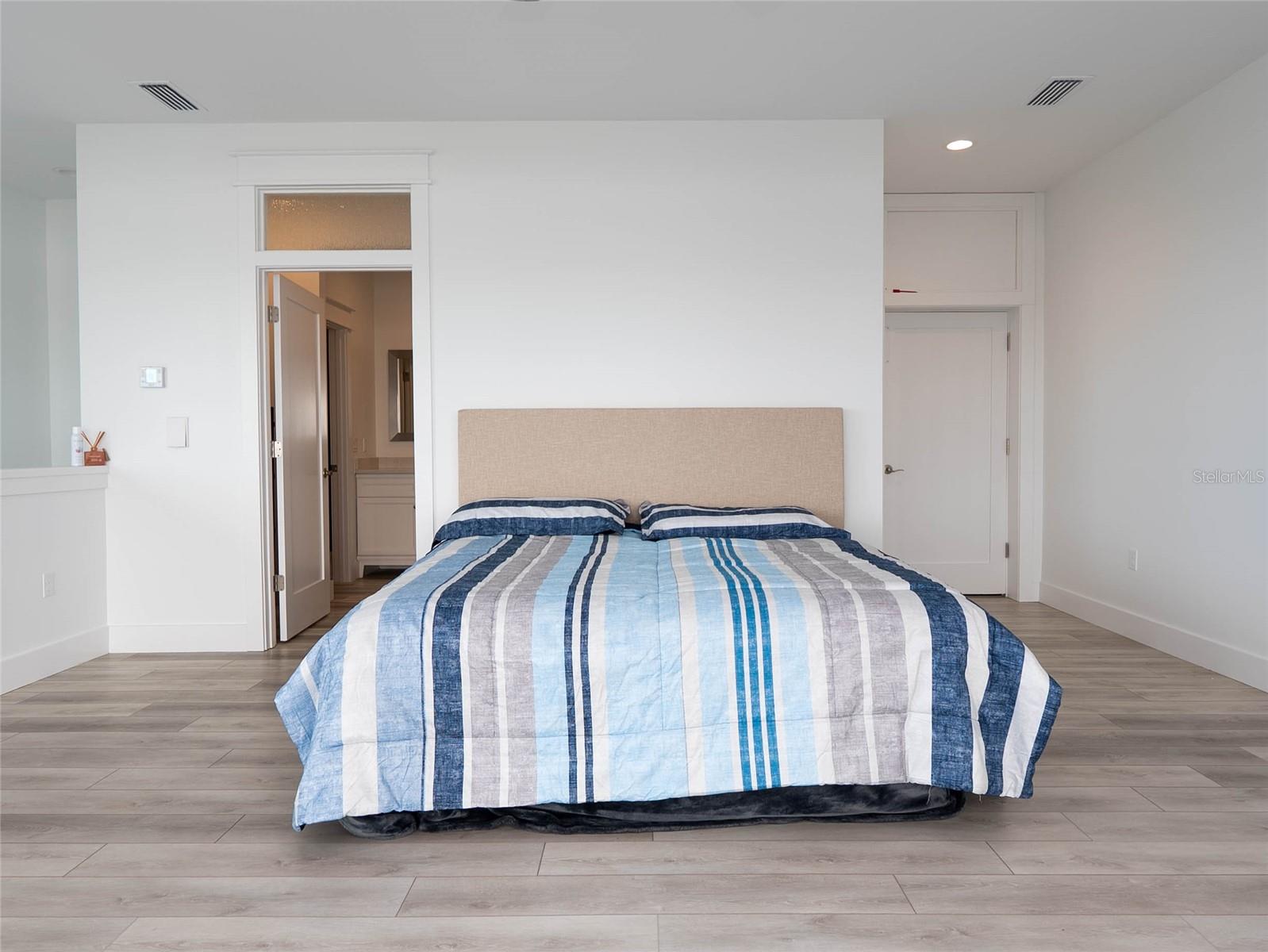 Image 46 of 89 For 1850 Keyway Road