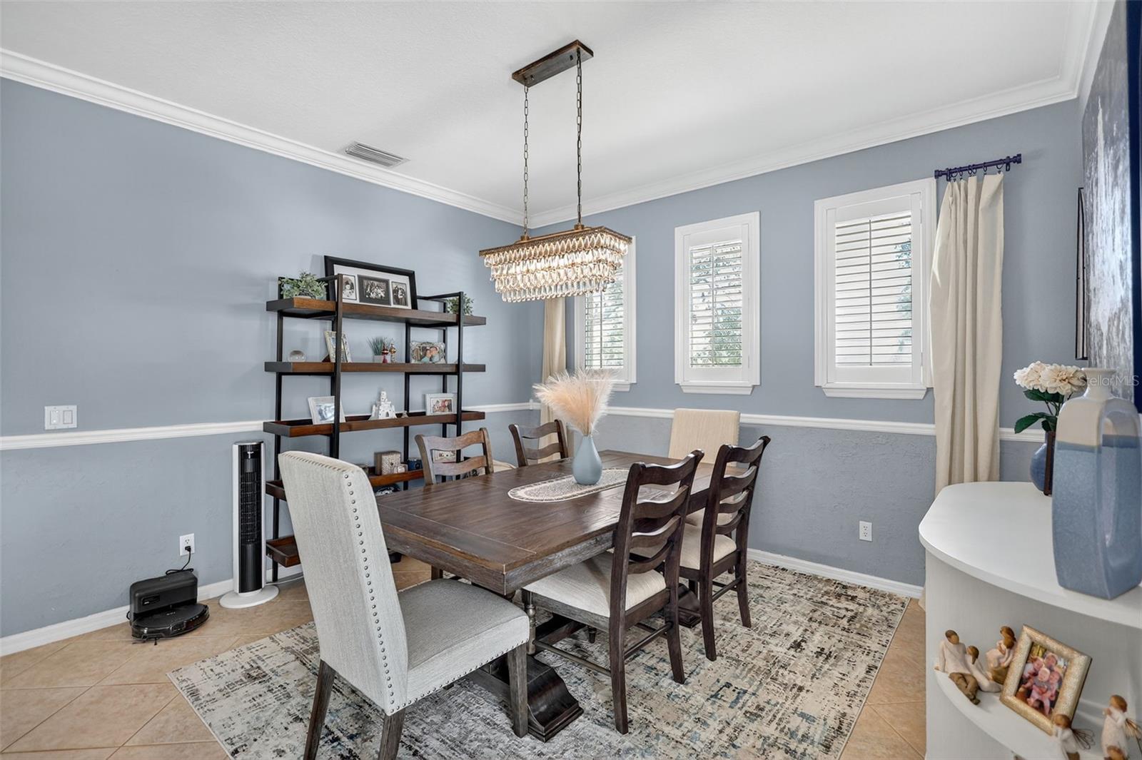 Image 11 of 36 For 5012 Lakehurst Court