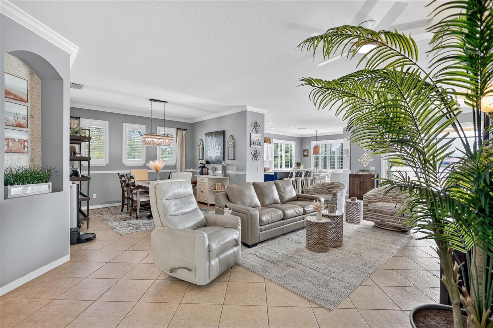 Image 13 of 36 For 5012 Lakehurst Court