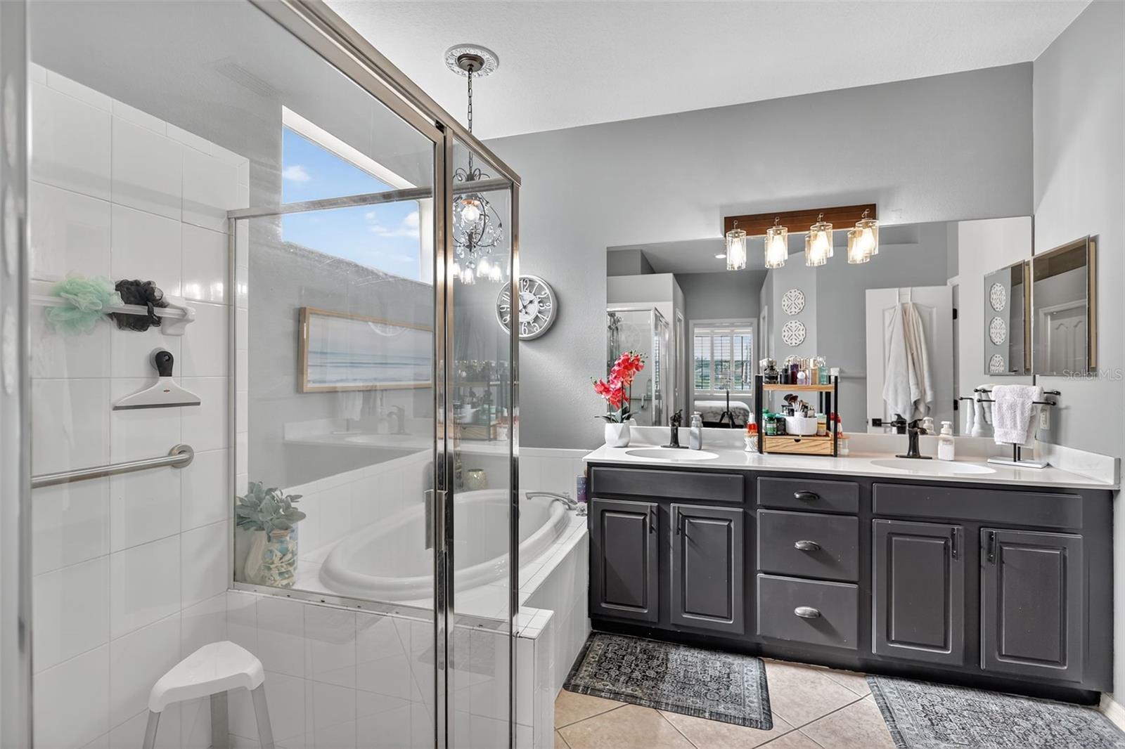 Image 29 of 36 For 5012 Lakehurst Court